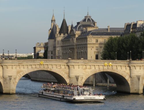 Découvrir Paris en bateau-mouche